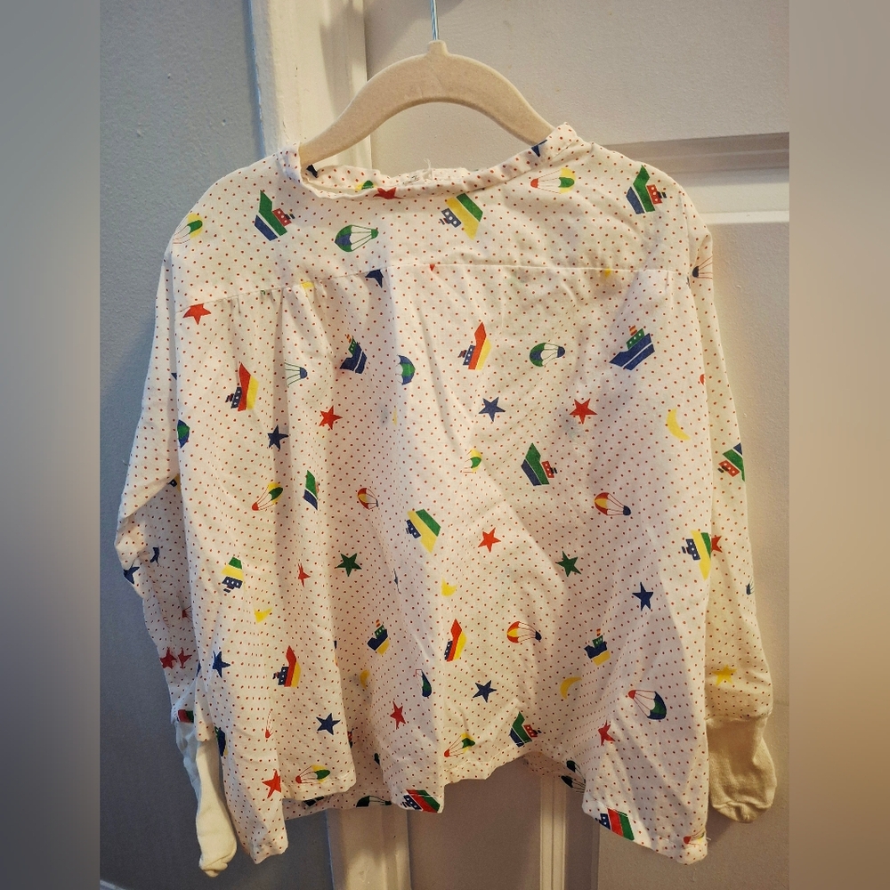 Vintage 80s ⭐️🪂Whimsical Long Sleeve Shirt with Mitts (2T/3T)